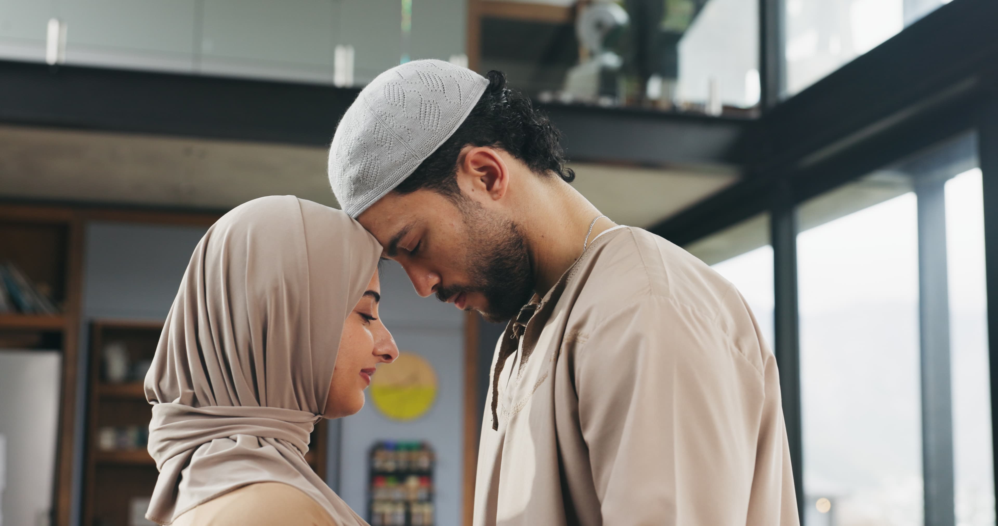 أحد أعضاء زفاف السعداء
